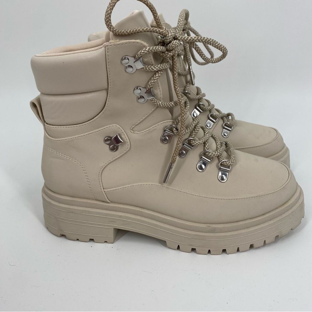 Primark Cream Combat Moto Boots with Rugged Sole and Lace-Up Design size 8